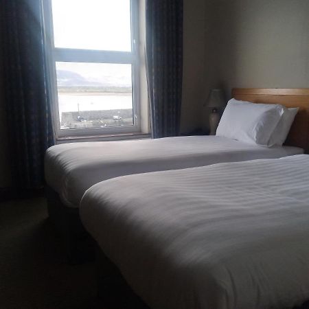 The Beach Hotel มัลลาห์มอร์ ภายนอก รูปภาพ